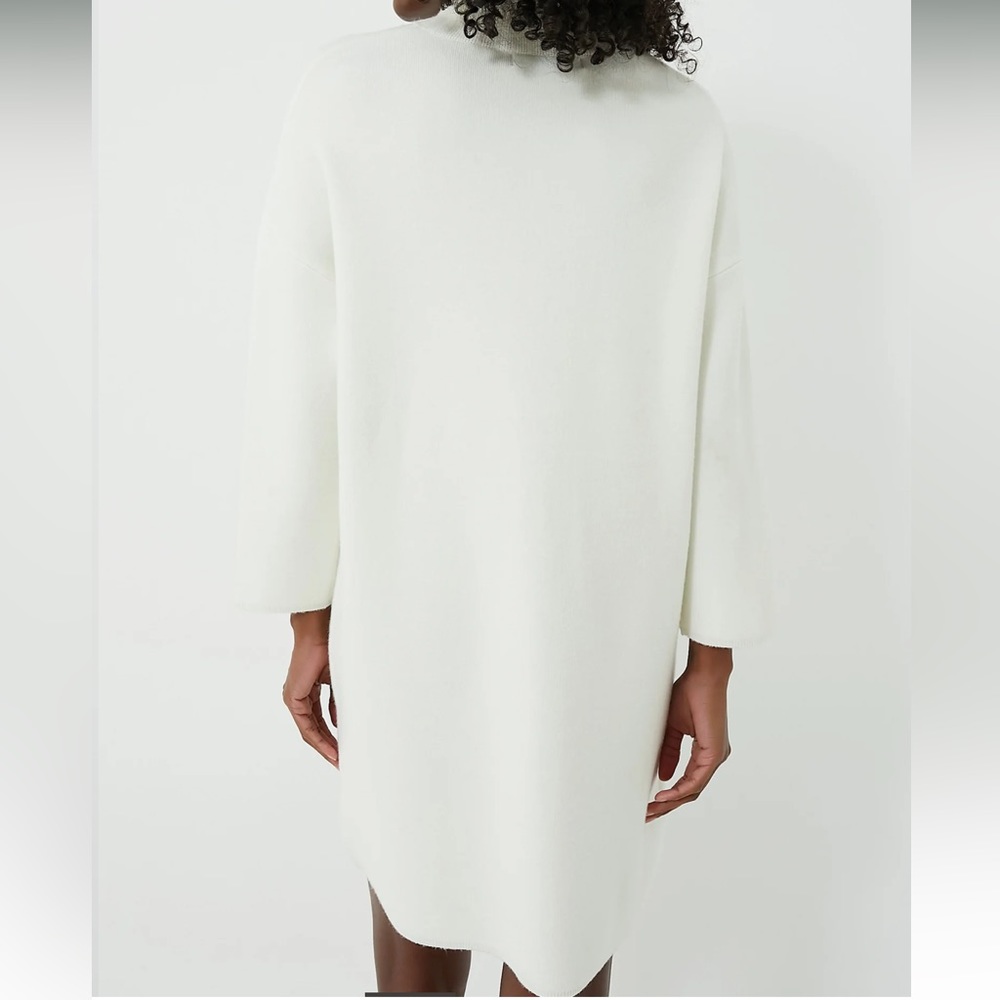 White Noir Vivianne Dress
POMANDER PLACE - Picture 4 of 16